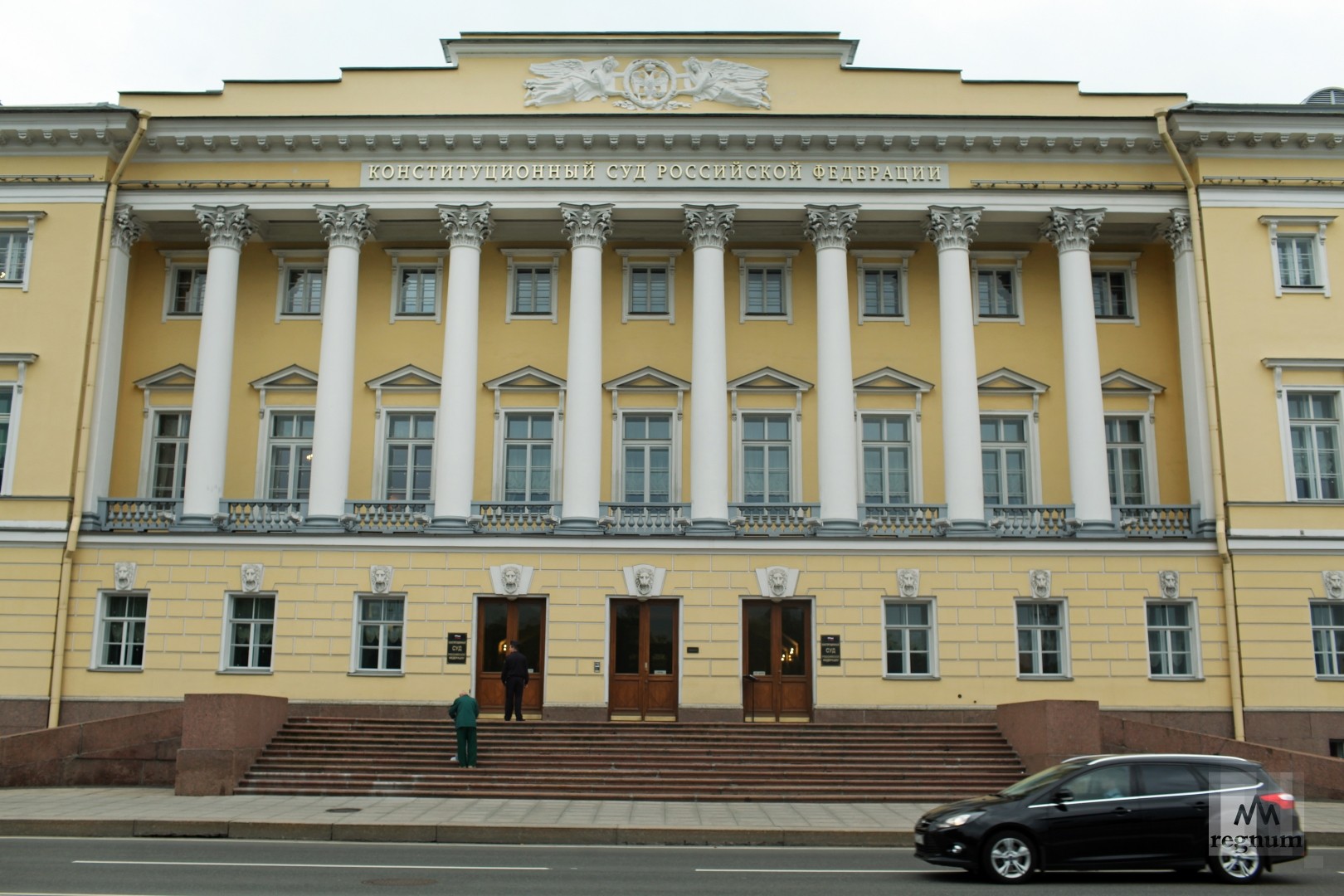 Госдума приняла поправки в закон о Конституционном суде