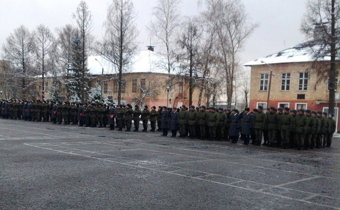 При обрушении крыши в военной части в Можайске пострадали контрактники