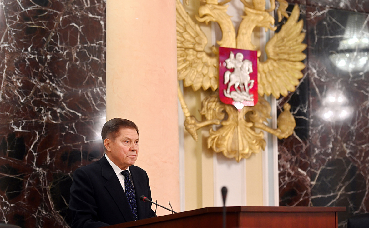 Глава верховного. Вячеслав Михайлович Лебедев. Лебедев Верховный суд 2022. Вячеслав Лебедев заседание судей. Лебедев Вячеслав Михайлович награды.