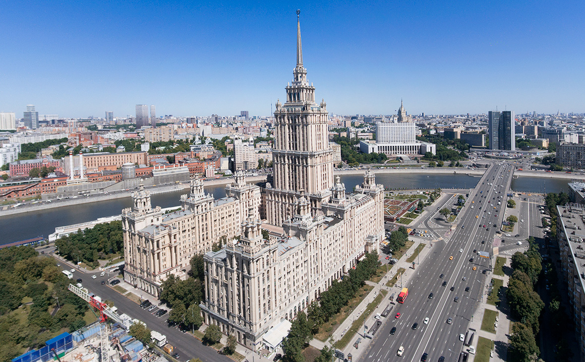 В гостинице «Украина» в Москве нашли мертвым топ-менеджера