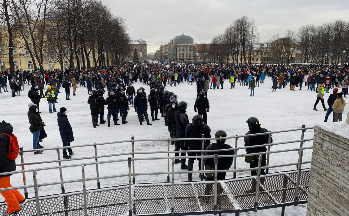 В Петербурге на фоне протестов закрыли еще две станции метро