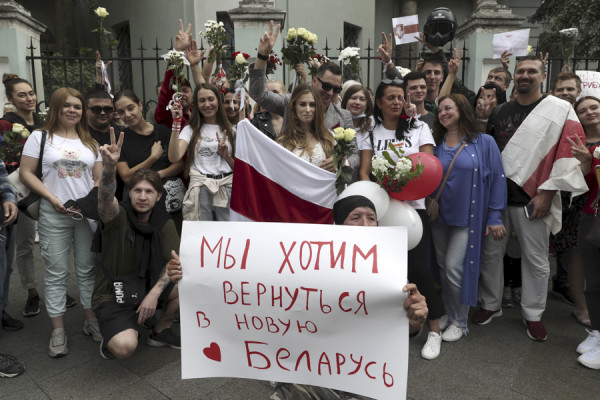 Акции в поддержку белорусов в городах мира. Фоторепортаж