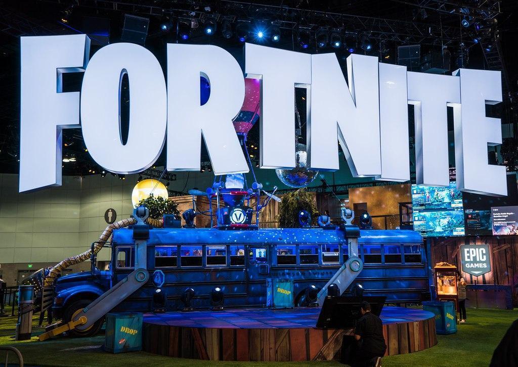 На Apple и Google подали в суд за удаление игры Fortnite из магазинов приложений