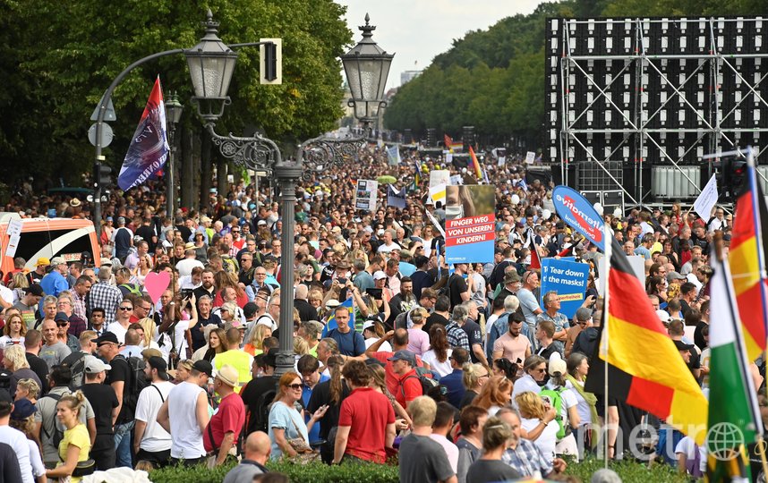 В Берлине протестуют против ограничений, связанных с коронавирусом