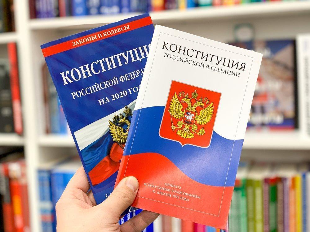 'Поправки идут от народа и народом поддержаны'. В ОП оценили итоги голосования по конституции