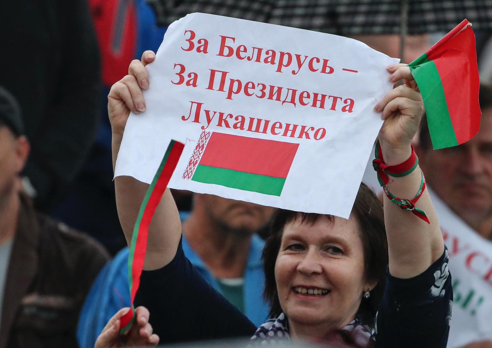 'Это же силища — три миллиона человек'. Лукашенко рассказал о своих сторонниках в Белоруссии