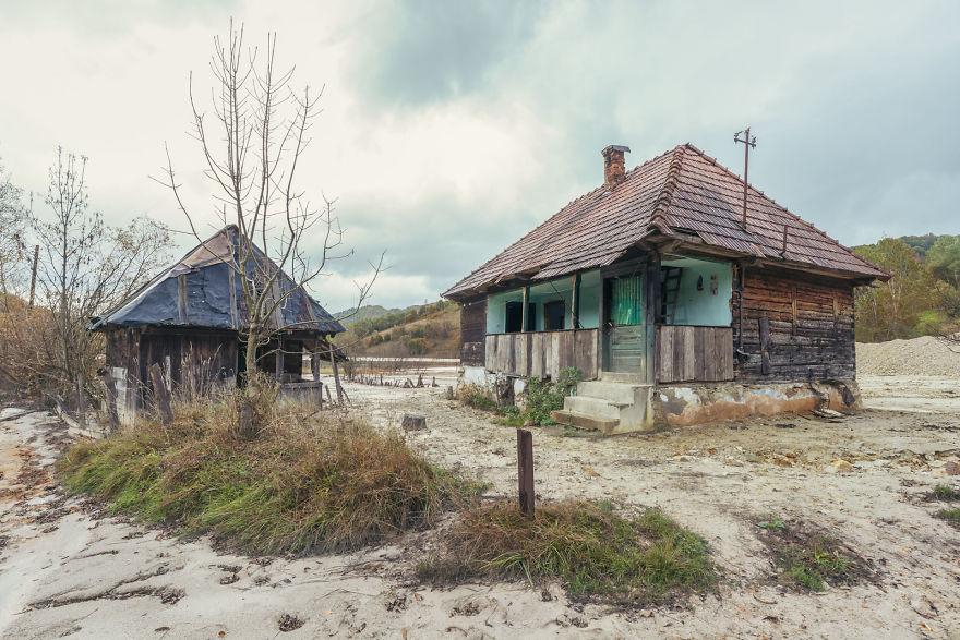 10 завораживающих фото 'румынского Чернобыля', о котором мало кто знает