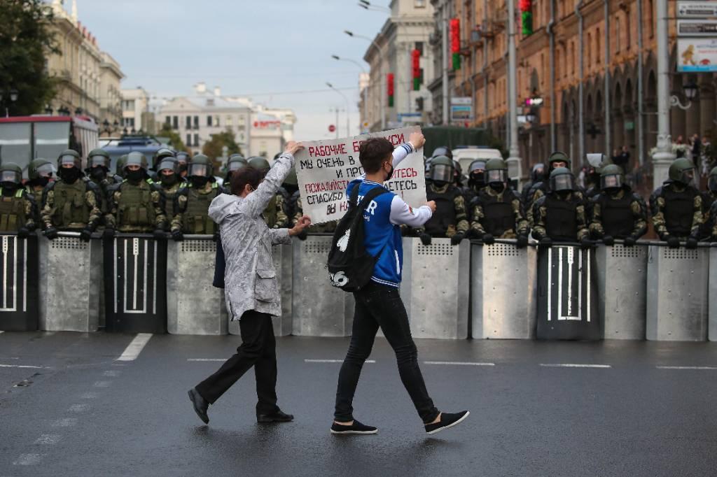 В МВД Белоруссии заявили об участии 'боевиков' в акциях протеста