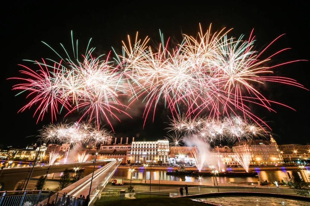 Москва отметит День города фестивальными площадками с торговлей и общепитом и праздничным салютом