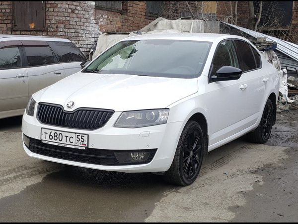 А в такси наш автопром чего-то стоит? Сравнение LADA Vesta с Skoda Octavia