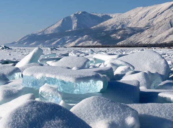 В озере Байкал мутнеет вода