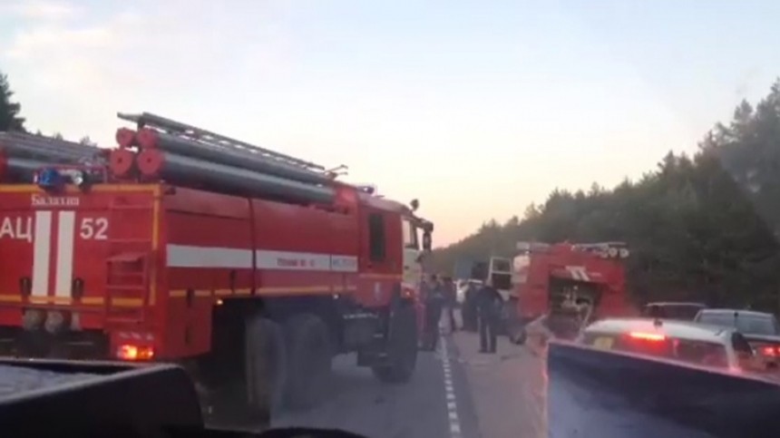 Видео с места смертельной аварии с «перевертышем» в Нижегородской области