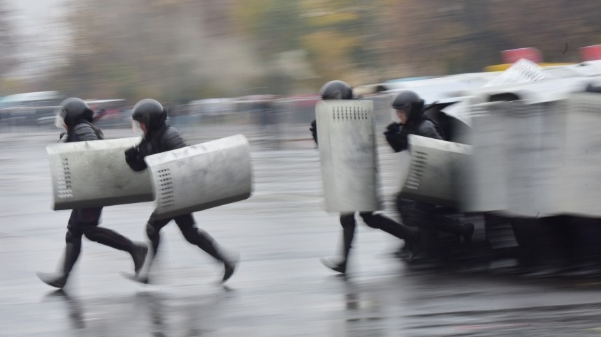 В Кремле прокомментировали возможное использование резерва силовиков в Белоруссии