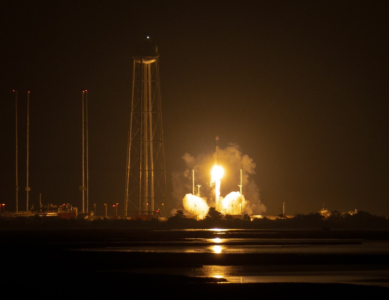 Rocket Lab запустила гиперзвуковую ракету-носитель по заказу властей США