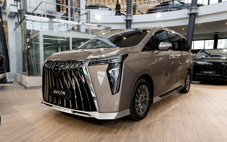 Минивэн GAC M8, пытающийся быть похожим на Toyota Alphard, подорожал в России на полмиллиона рублей всего за месяц