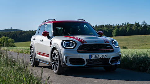 MINI показала обновленный кроссовер John Cooper Works Countryman