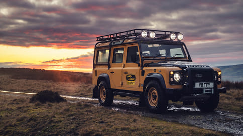 Land Rover подготовил Defender с V8 к заездам по бездорожью