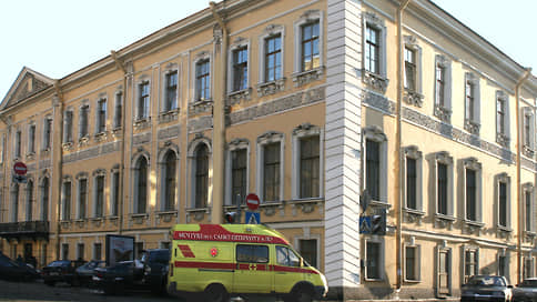 В поликлинике МВД злоупотребили со взятками // Начальник медсанчасти и его замы задержаны за коррупцию