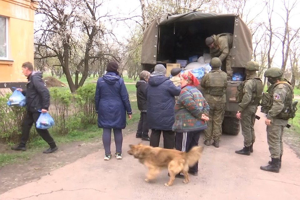 Российские военнослужащие доставили жителям Балаклеи более 30 тонн гуманитарной помощи