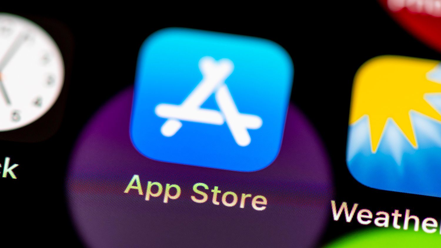 Apple сократила выручку разработчиков App Store во Франции и Великобритании из-за повышения налогов