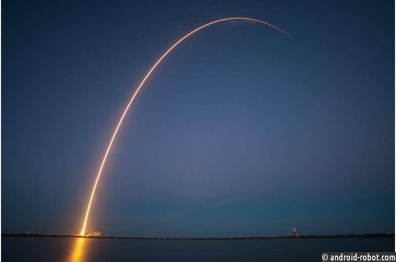 SpaceX запустила партию спутников Starlink из Калифорнии