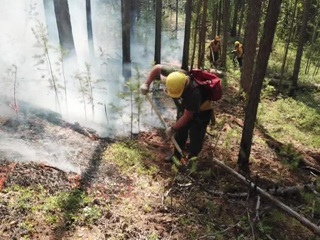 Аэромобильная группировка МЧС находится в режиме повышенной готовности в Якутии. Новости на 'России 24'