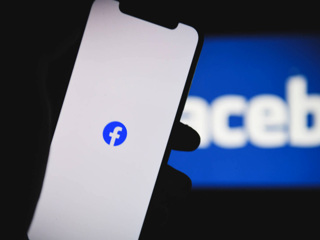 Роскомнадзор потребовал от Facebook разблокировать страницу российской делегации