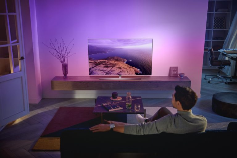 Philips OLED 807 и OLED 707: Новые OLED-телевизоры на российском рынке и как всегда от Philips — с Ambilight