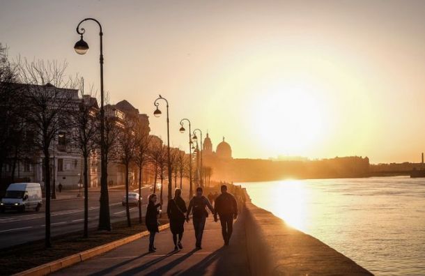 Июнь в Петербурге вошел в четвергу самых теплых за всю историю наблюдений