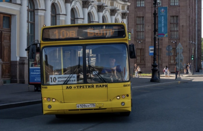 В Петербурге на 18 маршрутах увеличат количество автобусов