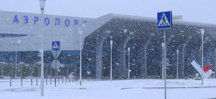 Аэропорт в МинВодах временно закрыт из-за снегопада