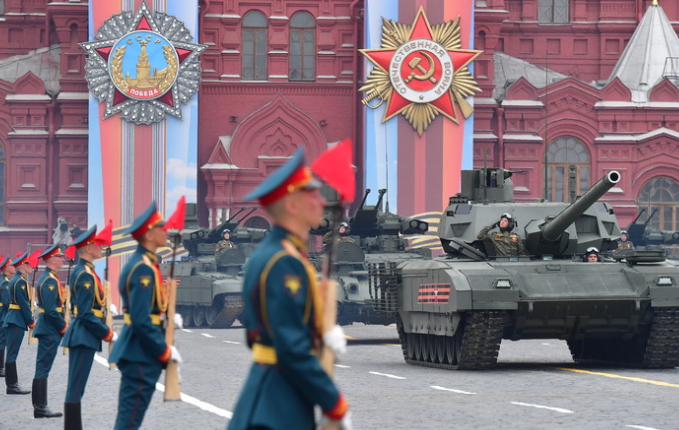 Песков посоветовал смотреть парад Победы по телевизору