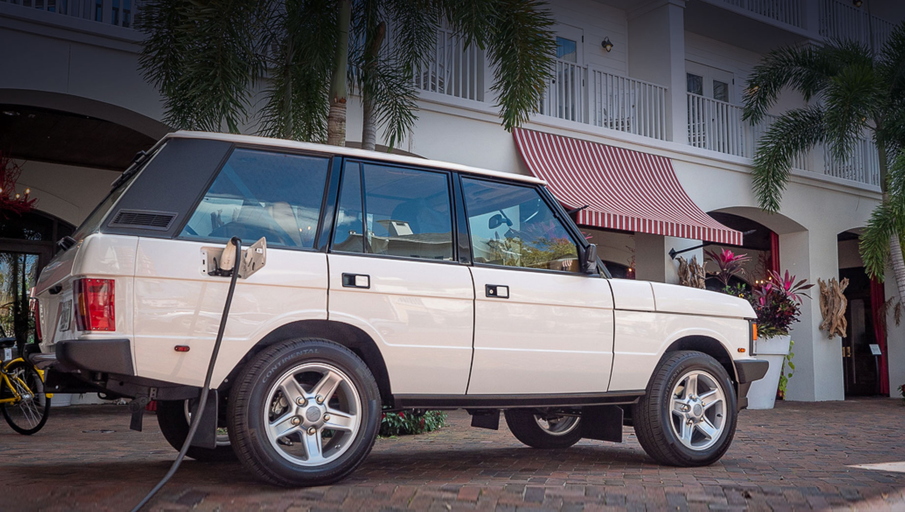 Бюро E.C.D. поддержало тренд с электрокаром Range Rover Classic