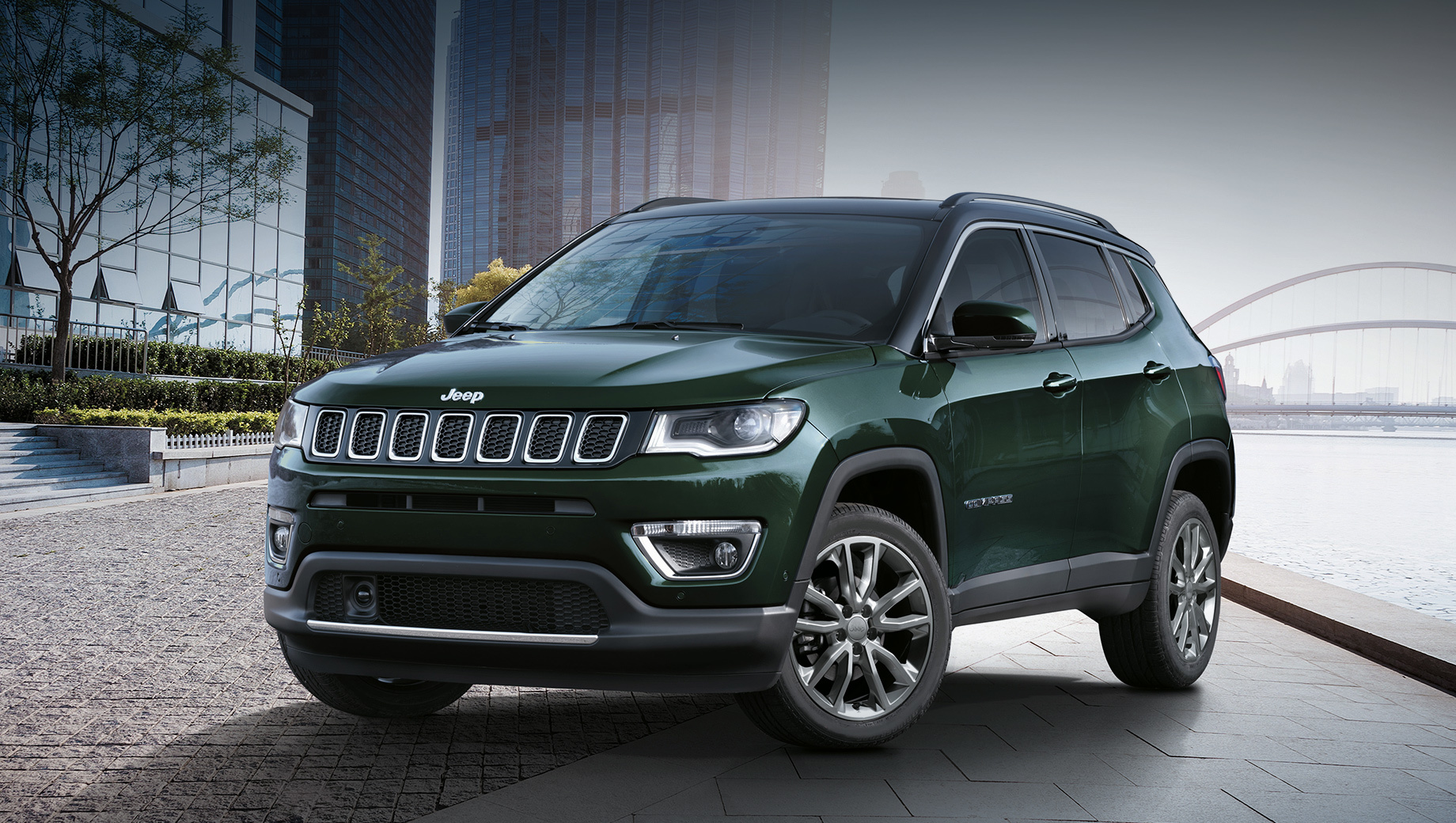 Jeep Compass для Европы совместил «робот» с моноприводом