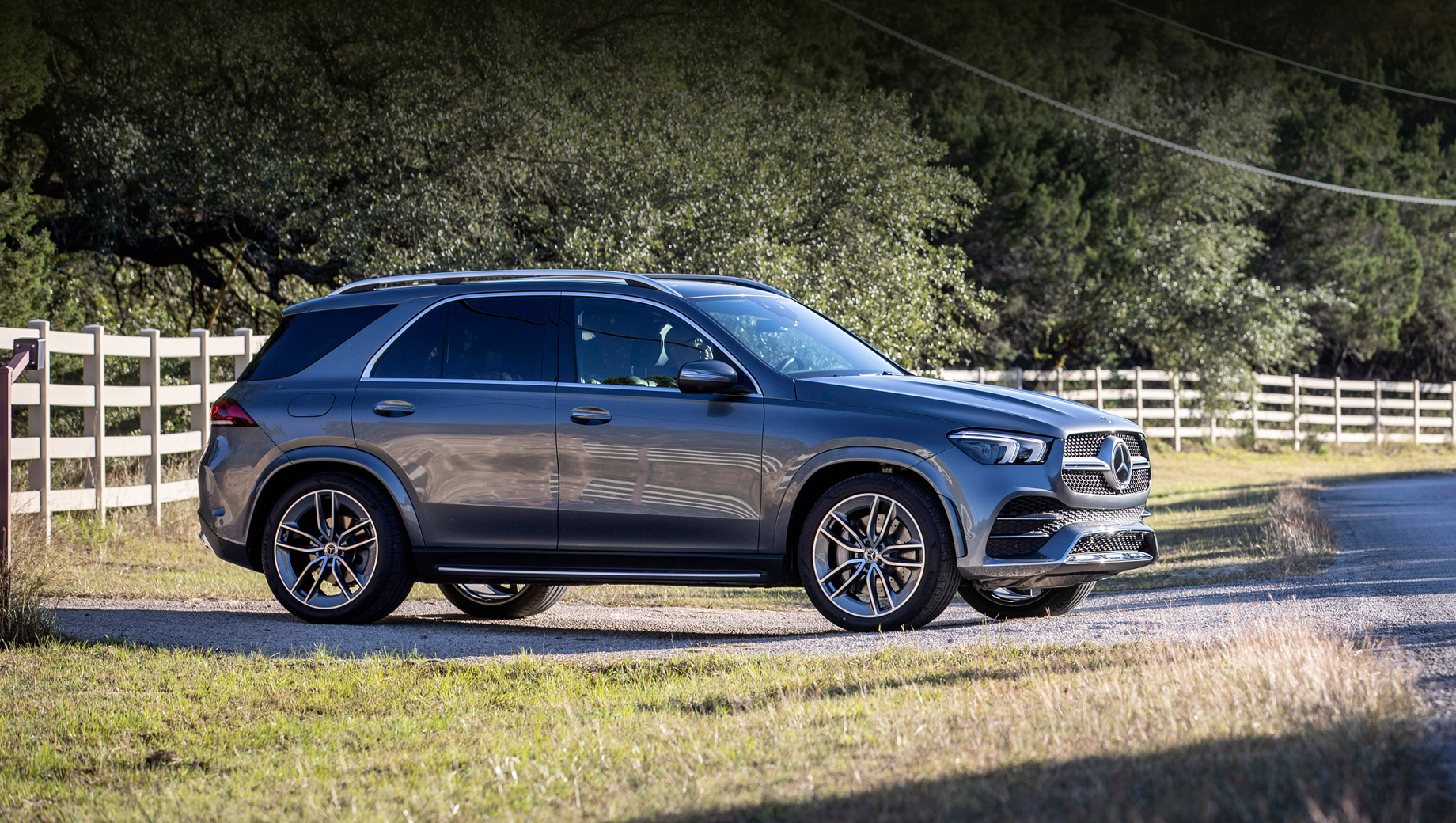 Кроссовер Mercedes-Benz GLE потребовал замены амортизаторов