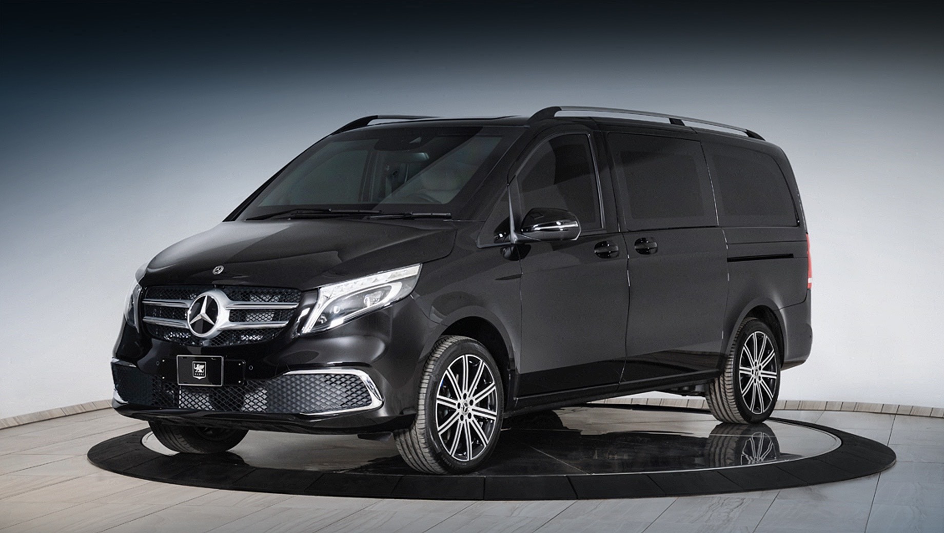 Mercedes V-класса покрылся бронёй в компании Inkas