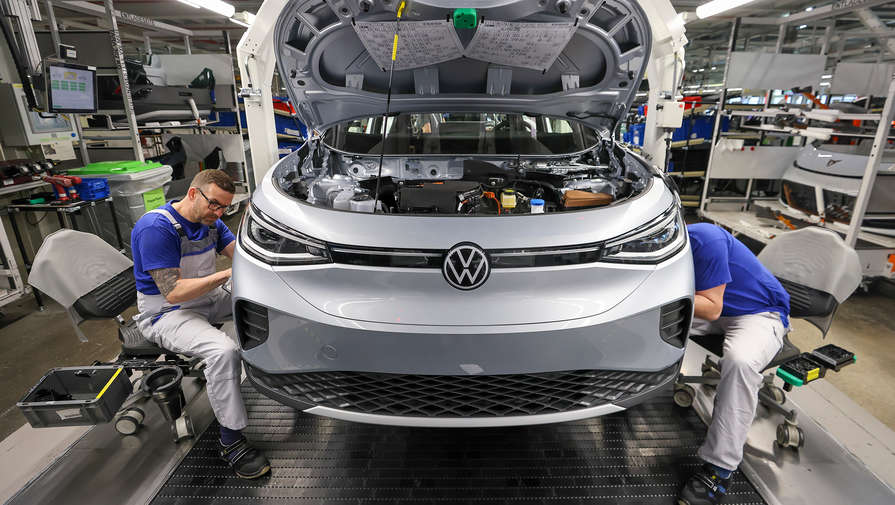 Volkswagen назвал рисками для бизнеса эскалацию конфликта на Украине и ослабление евро