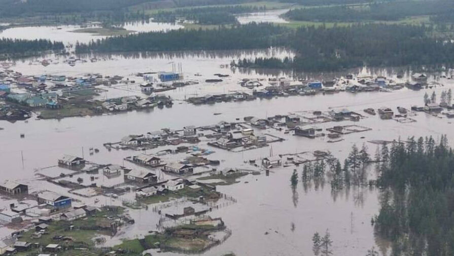 В Верхоянске вода опустилась ниже критической отметки