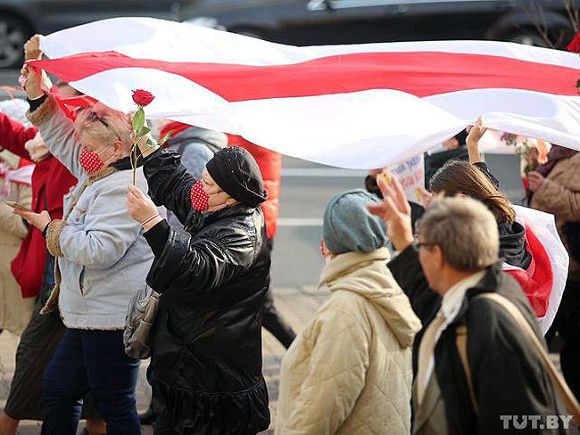 Пенсионеры в Минске вышли протестовать вместе со студентами