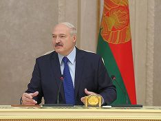 Лукашенко: Россия напрасно поменяла братские отношения с Белоруссией на партнерские