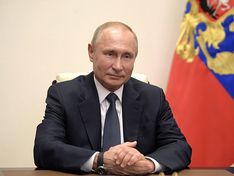 Путин поручил направить в неблагополучные по коронавирусу регионы бригады московских врачей