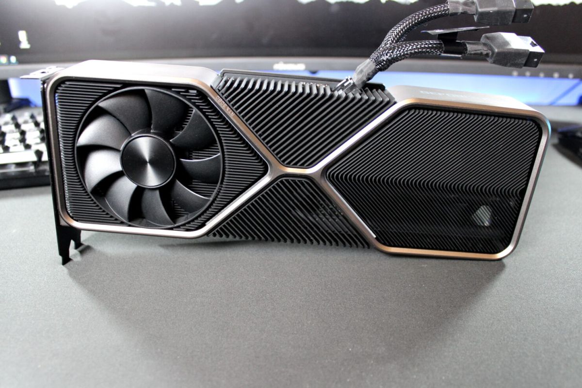 Распаковка видеокарты GeForce RTX 3080 Founders Edition