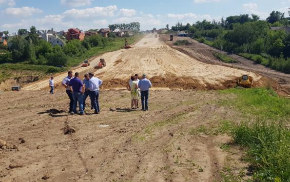 Курск: стройка на Плевицкой ведётся днём и ночью