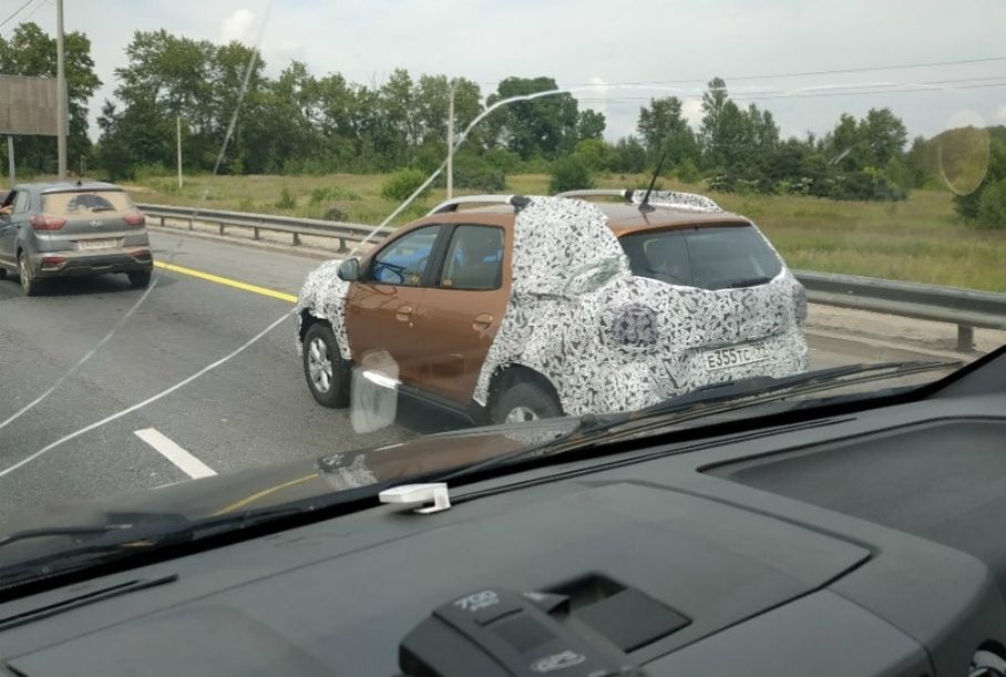 На дороге сфотографировали новый Renault Duster для России