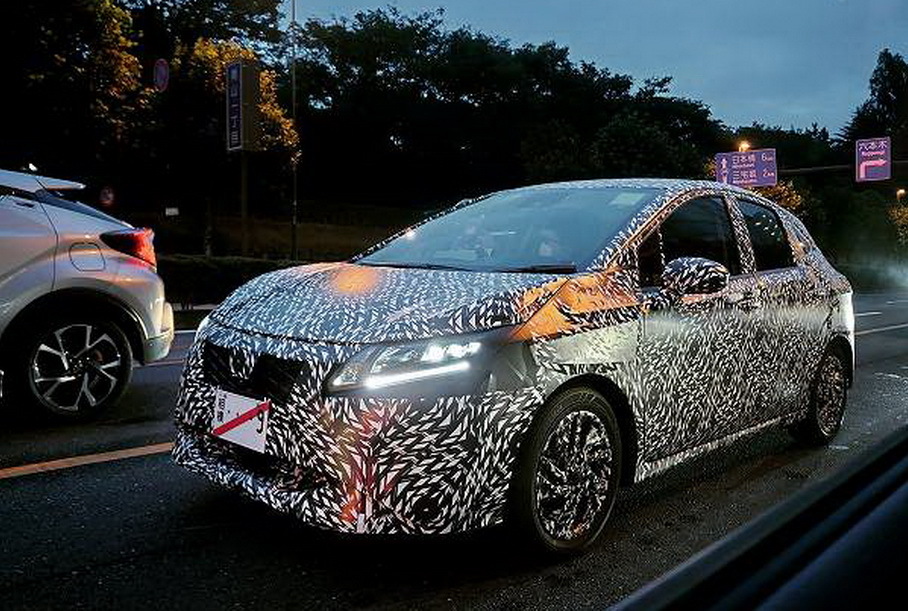 Новый Nissan Note попался фотошпионам за два месяца до премьеры