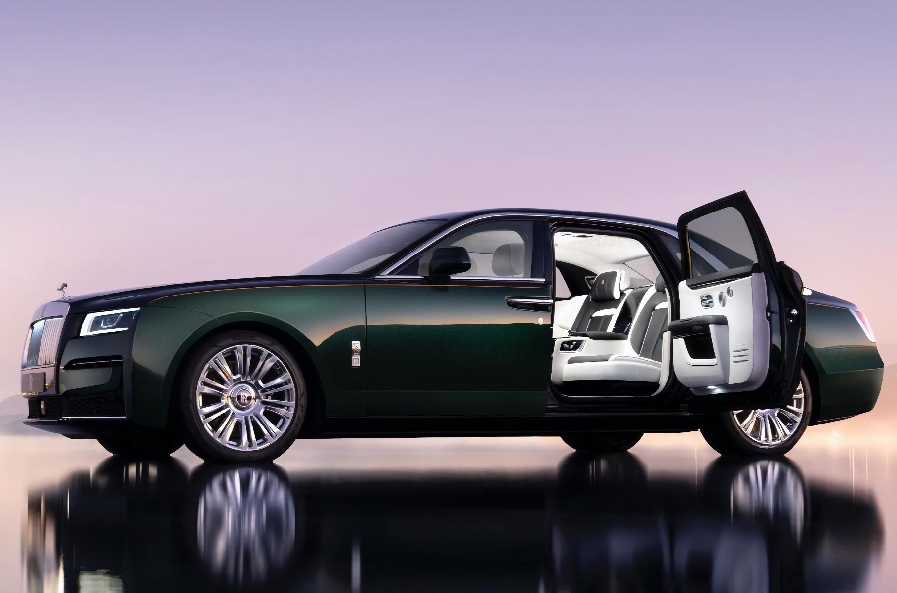 Новый Rolls-Royce Ghost Extended по комфорту приблизился к Phantom