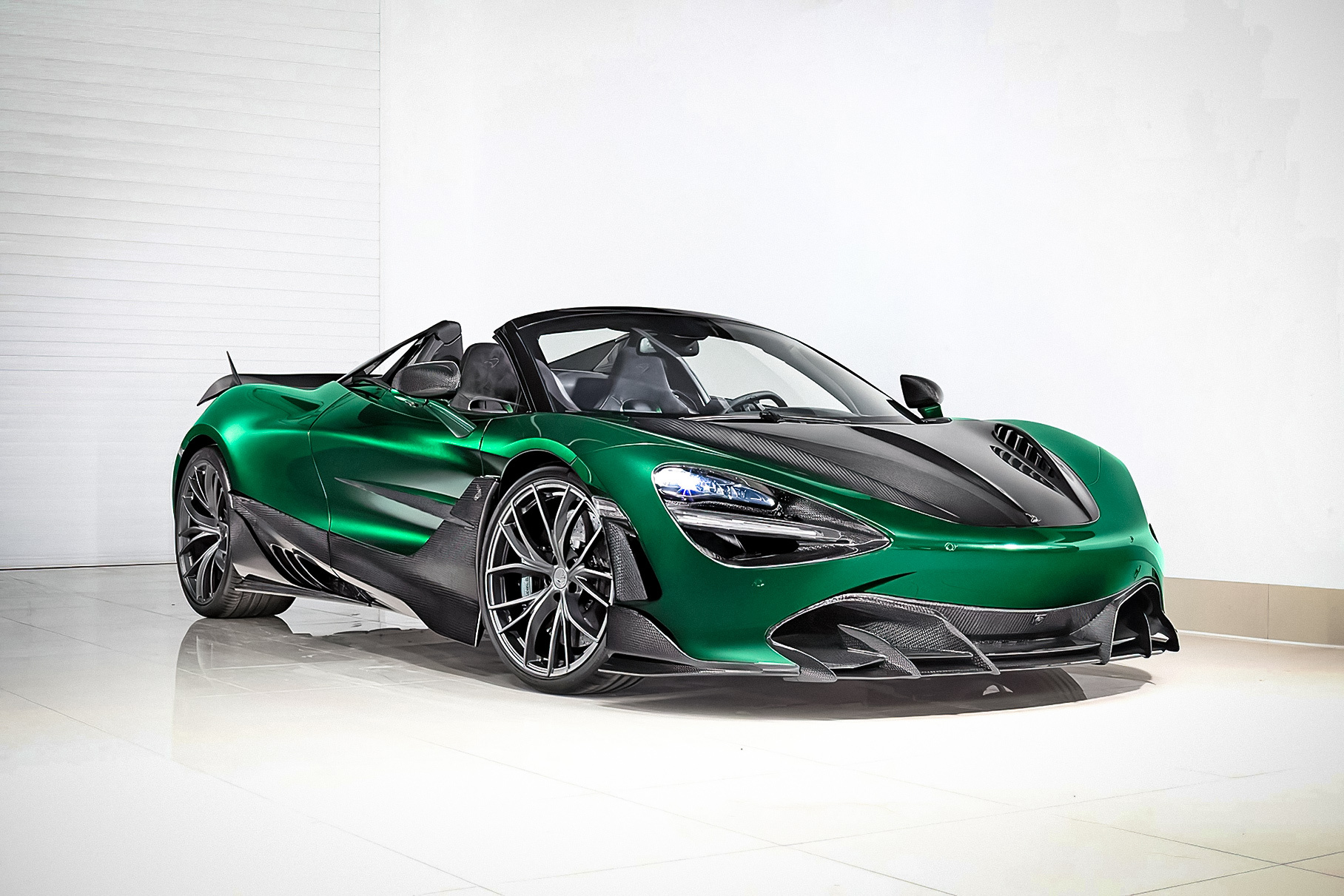 В Подмосковье продают McLaren 720S Spider с российским тюнингом