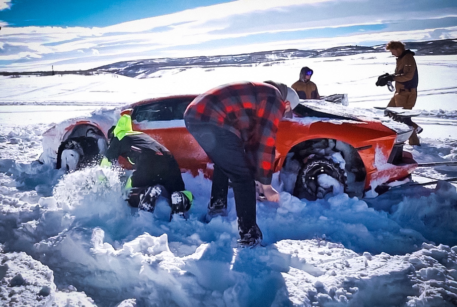 Видео: Lamborghini Aventador на гусеницах застрял во время первых тестов