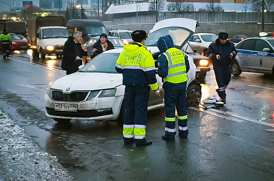 Стало известно самое аварийно-опасное для московских водителей время