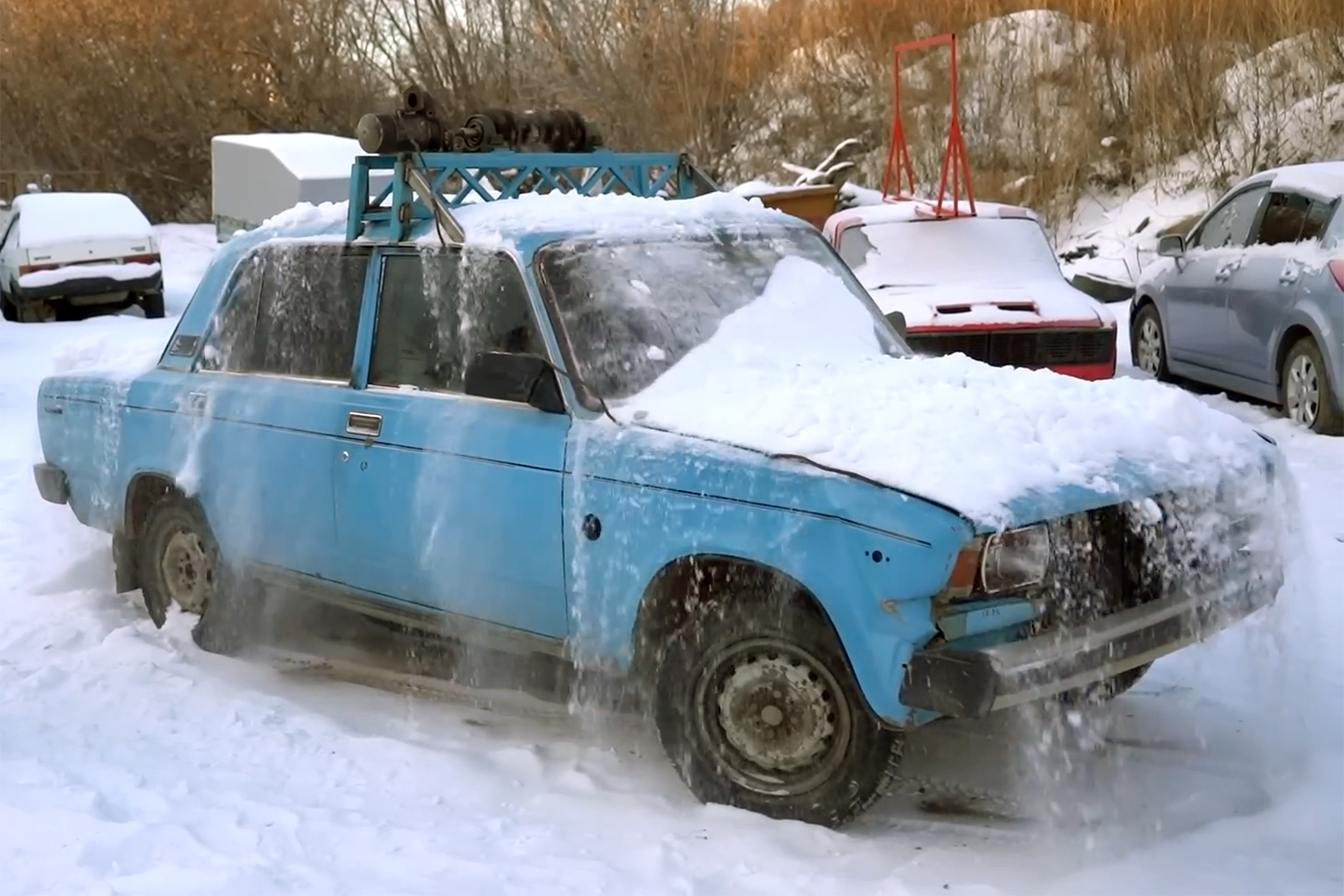 Видео: в России сделали самоочищающийся от снега автомобиль